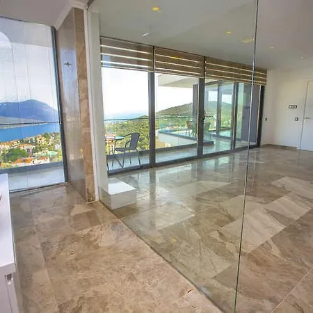 Aquamarine Vila